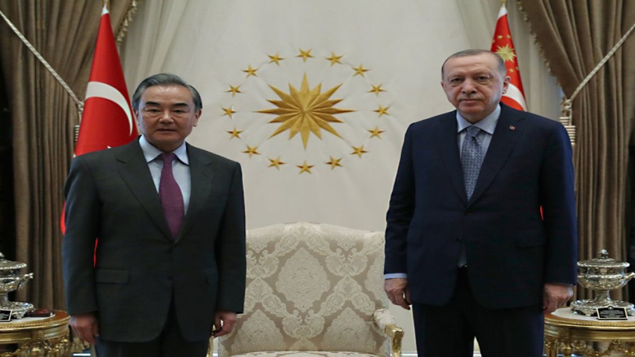 Çin Dışişleri Bakanı Çavuşoğlu ve Erdoğan ile görüştü
