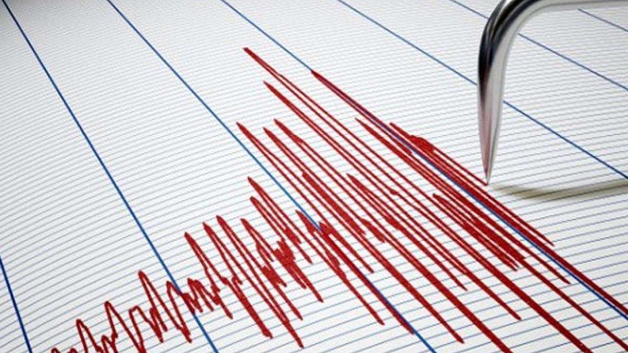 Yunanistan'ın Larisa'da 5 büyüklüğünde deprem meydana geldi